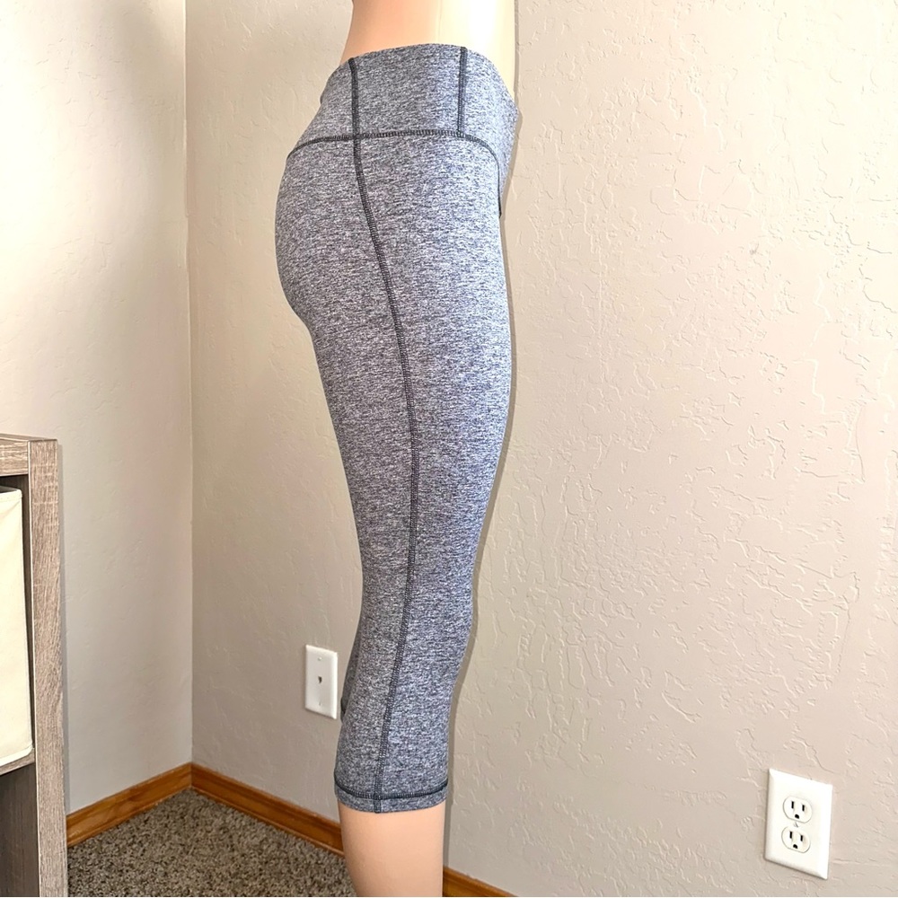 Patagonia Women’s S Heathered Grey 20” Activewear Capri Leggings - Picture 8 of 11